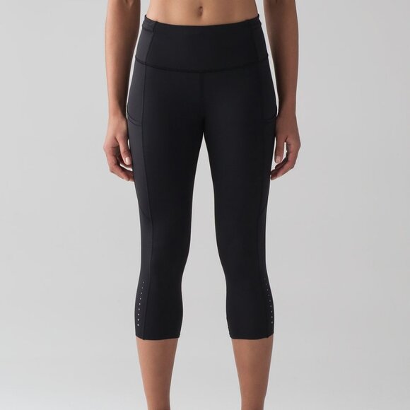Lululemon Fast & Free Crop 19" in Black size 4 - Picture 1 of 13